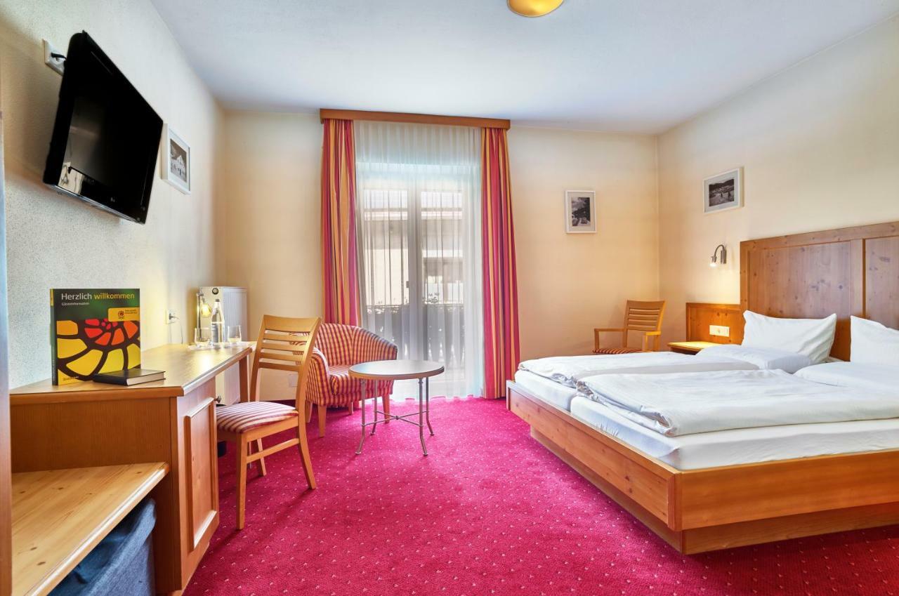 Hotel Zum Blauen Hecht à Kipfenberg Extérieur photo